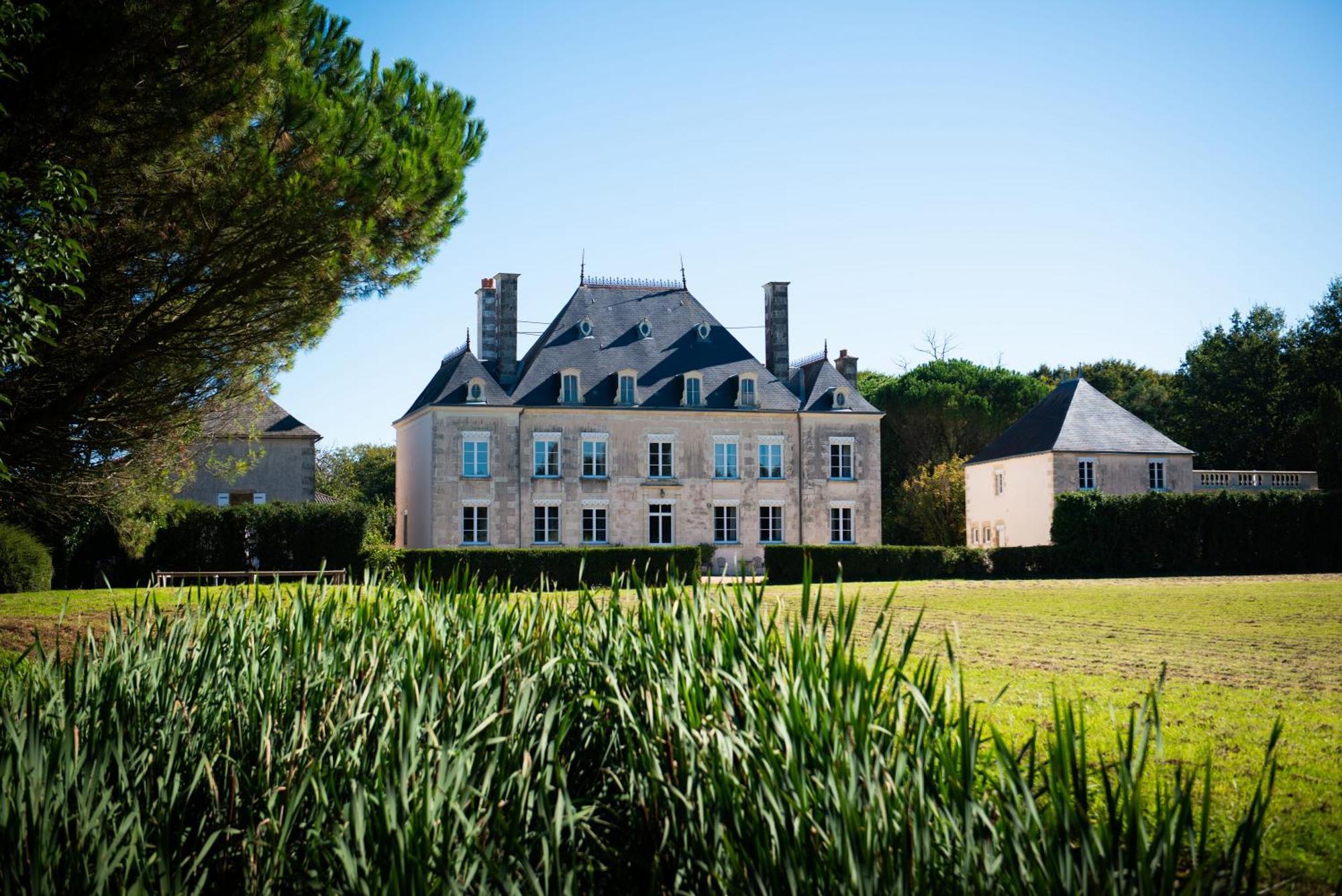 Bed and Breakfast Domaine De La Briouse à Sanxay Extérieur photo