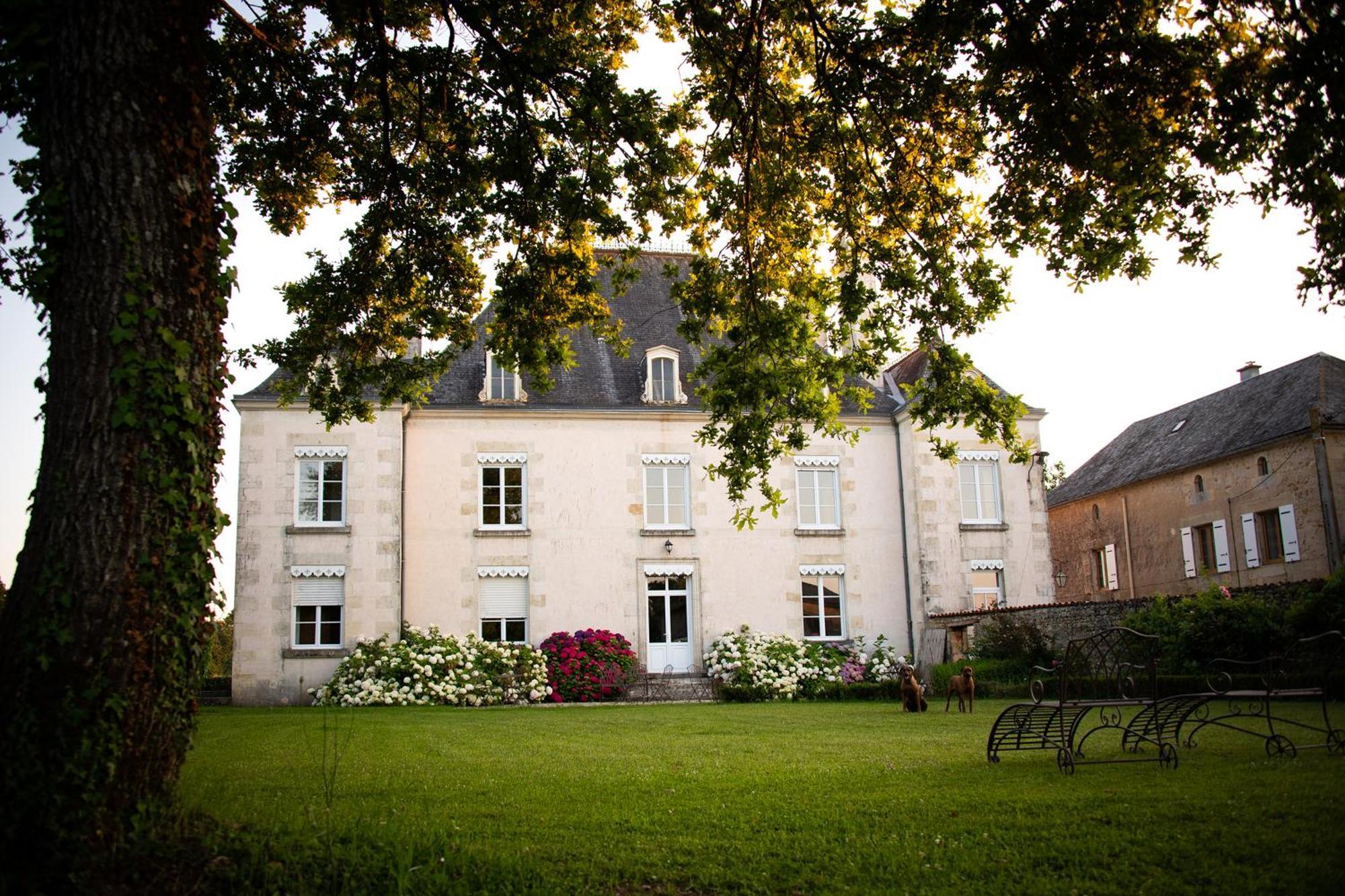 Bed and Breakfast Domaine De La Briouse à Sanxay Extérieur photo